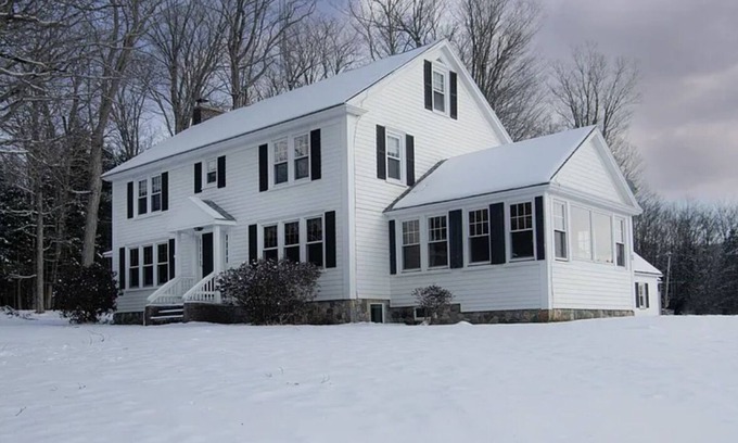 South Londonderry Otro | Stratton View Farmhouse + Guesthouse