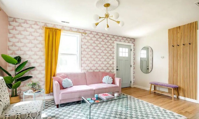 Richmond Casa | Strawberry Moon - Colorful Cottage w/ Pool
