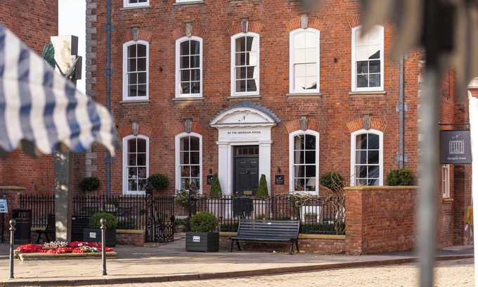 Ludwel Cabaña | STRETTON HILLS PEAKS - THE GEORGIAN HOUSE, romantic in Ludlow