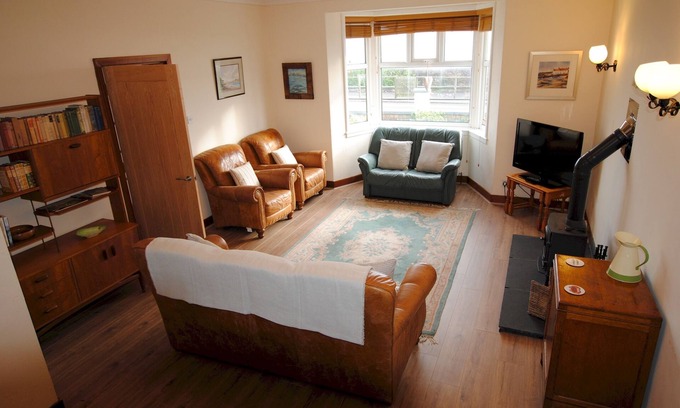 Pittenweem Casa | Stronvar- coastal home with sea views