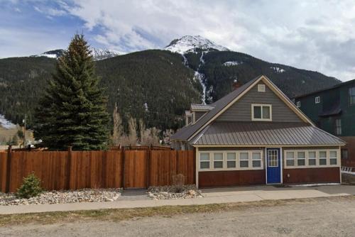 Silverton Casa | Stu Dog's House