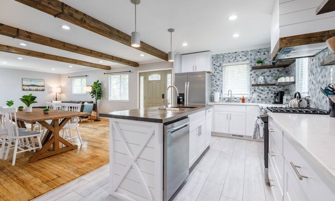White Lake Casa | Stunning Three Bedroom Lake Escape
