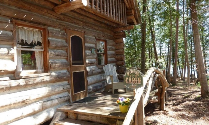 North Algona Wilberforce Cabaña | Stuart Log Cottage 3 Season Rental - Eganville