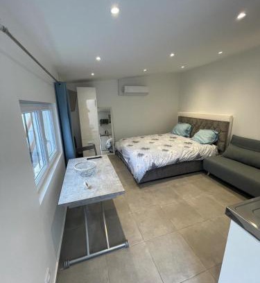 Epinay-sur-Seine Casa | Studette indépendante tout confort sur jardin