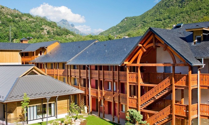 Ax-les-Thermes Apartamento | Studio Équipé 800m des remontées mécaniques + accès sauna!