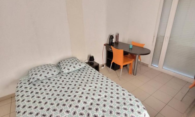 Saint-Priest-en-Jarez Apartamento | Studio équipé face CHU