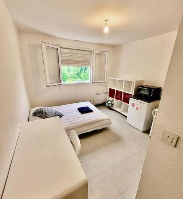 Secteur 1 Apartamento | Studio 105 - Calme & Tout Equipé avec Parking Gratuit