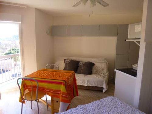 Lamalou-les-Bains Apartamento | studio 23m² avec lit fixe en 140 et canapé clicclac