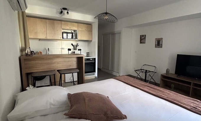 Velaux Apartamento | Studio 101-Estudio-Básico-Habitación con desagüe
