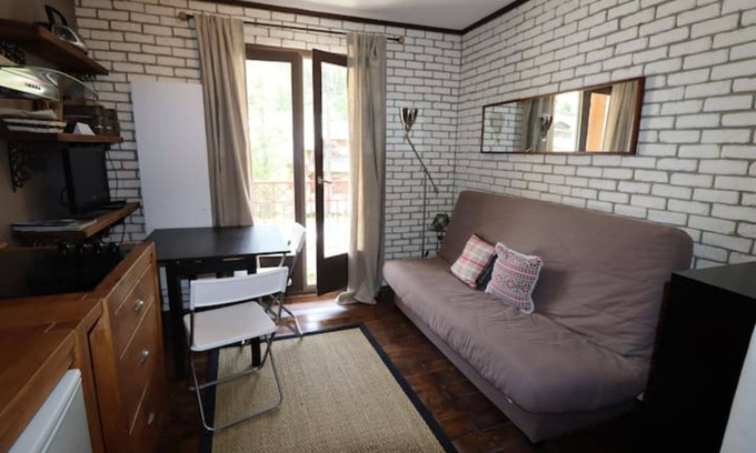 Allos Apartamento | Studio 4 P -idéalement Situé Proche Centre Station