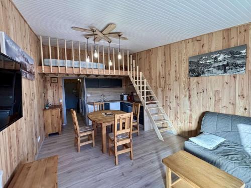 Jeux Apartamento | Studio 4 pers, balcon sud, centre station, proche pistes et commerces - Alpe d'Huez - FR-1-405-43
