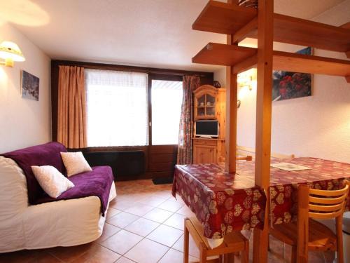 Les Carroz-d'Araches Apartamento | Studio 4 pers, centre village d'Arâches, balcon ouest, proche pistes et commodités - FR-1-572-137