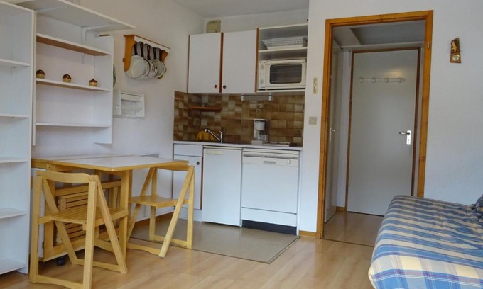 Bourg-Saint-Maurice Apartamento | Studio 4 pers avec balcon à Bourg Saint Maurice, proche centre et commerces - animaux acceptés - FR-1-411-110