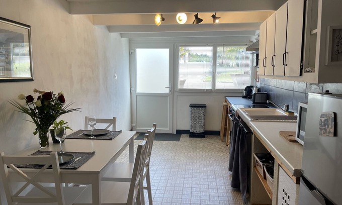 Saint-Hernin Apartamento | Studio 42m2 Centre-bourg