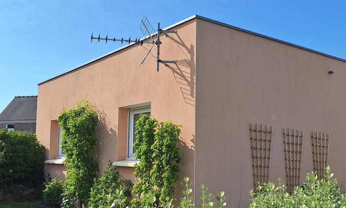 Plougasnou Apartamento | Studio 50m2 between fishing port and beach 100m away ideal for 1 couple and 1 child