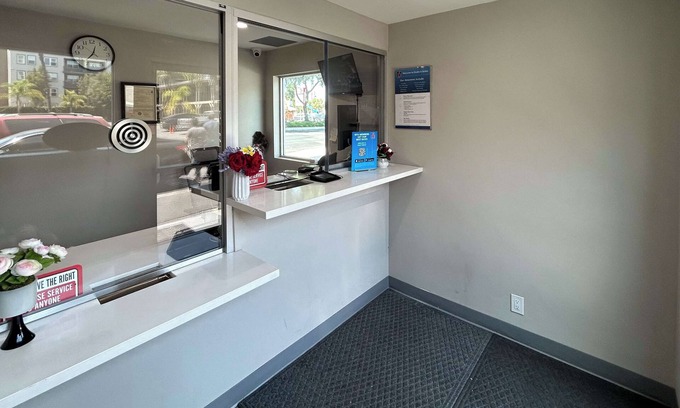 Santa Ana Hotel | Studio 6 Suites Santa Ana, Ca