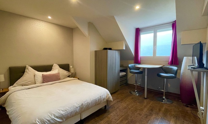 Brison-Saint-Innocent Apartamento | Estudio-Baño con ducha-Au fil de l'eau