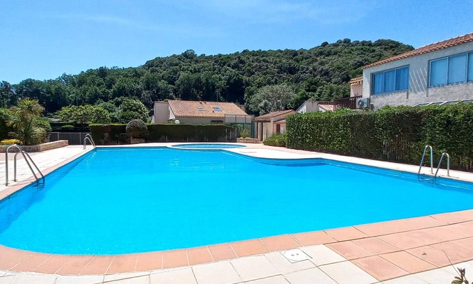 Bastide Giraud Apartamento | Apartamento estudio 'Cocoon Hut - Terraza - Piscina' con piscina compartida y aire acondicionado