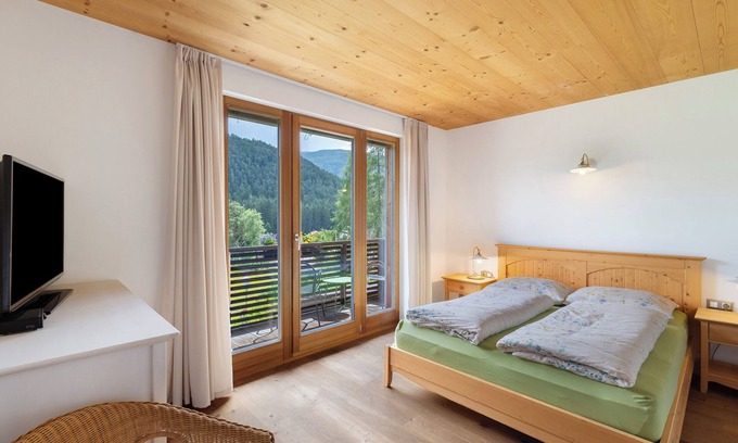 Pfalzen Apartamento | Estudio 'Silbernagl - Monolokal Mit Ausblick' con vistas al lago, terraza compartida y Wi-Fi