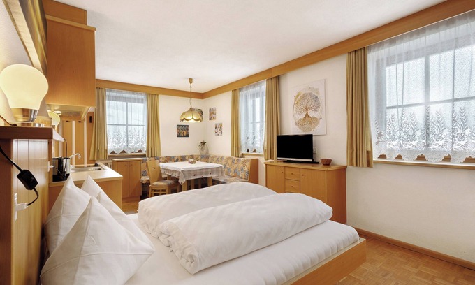 Valle San Silvestro Apartamento | Apartamento estudio 'Untersinnerhof Apt Herbst' con vistas a la montaña, jardín compartido y Wi-Fi