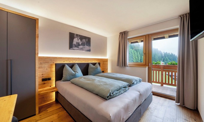 Ultimo Apartamento | Apartamento estudio 'Apartment Ocher' con vistas a la montaña, jardín compartido y Wi-Fi