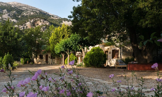 Kato Simi Apartamento | Apartamento estudio 'Akros Oreon, Omalos' con vistas a la montaña, terraza privada y Wi-Fi