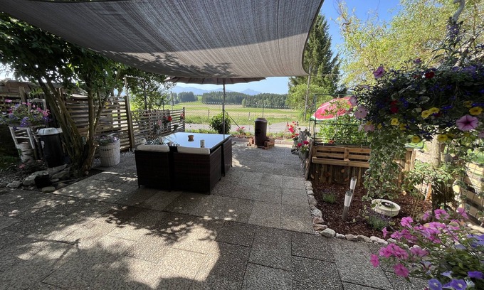 Bernbeuren Apartamento | Apartamento 'Allgäu Pension Ab In Den Süden' con vistas a la montaña, terraza compartida y Wi-Fi