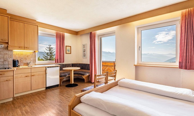 Maranza Apartamento | Apartamento estudio 'Apt Eisacktal' con vistas a la montaña, terraza privada y Wi-Fi