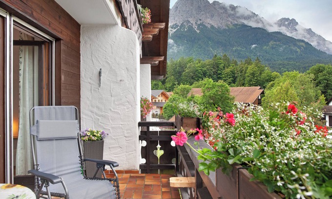 Untergrainau Apartamento | Apartamento estudio 'Aschaubichl - Wohnung Enzian' con vistas a la montaña, balcón y Wi-Fi