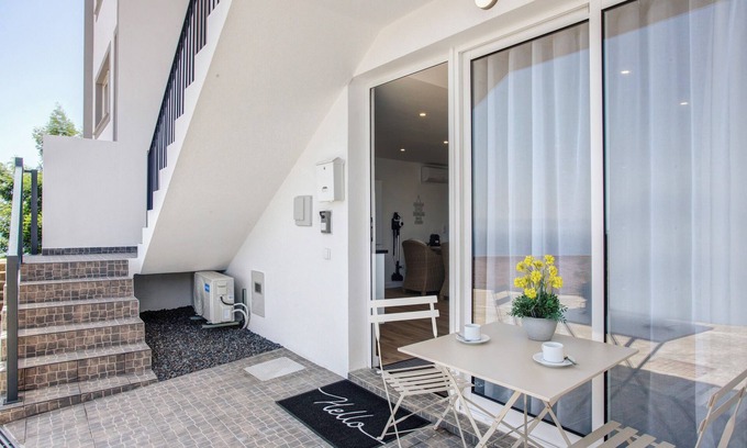 Gaula Apartamento | Apartamento estudio 'Casa Belavista' con vistas al mar, Wi-Fi y aire acondicionado.