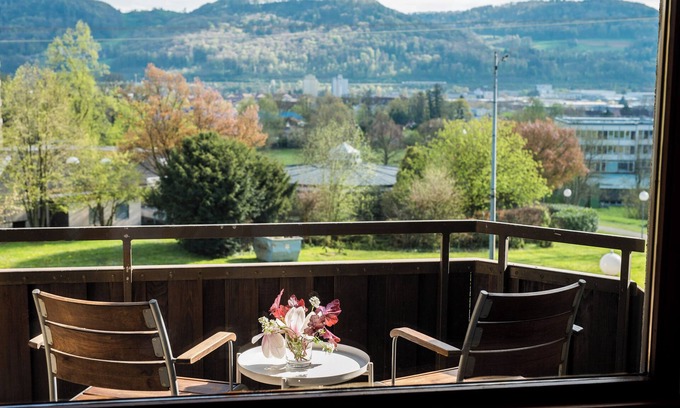 Bad Saeckingen Apartamento | Apartamento estudio 'Schneckenhalde' con vistas a la montaña, balcón y Wi-Fi