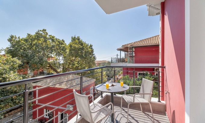 Anthousa Apartamento | Apartamento estudio 'Deluxe 2 Adultos - C' con terraza compartida, Wi-Fi y aire acondicionado.