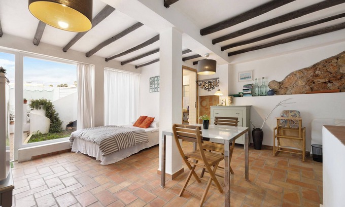 Ferragudo Apartamento | Apartamento estudio 'Es Mohol' con terraza compartida, jardín compartido y Wi-Fi