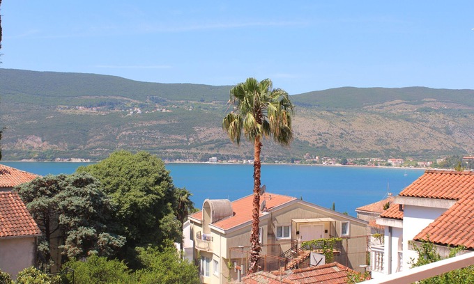 Topla Casa | Estudio para 3 personas con vista al mar.