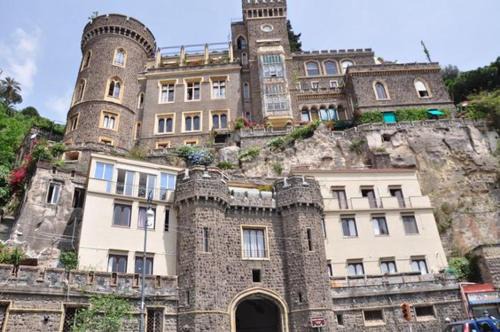 Vittorio Emanuele Apartamento | Studio Apartment in Neapolitan Castle Int 28