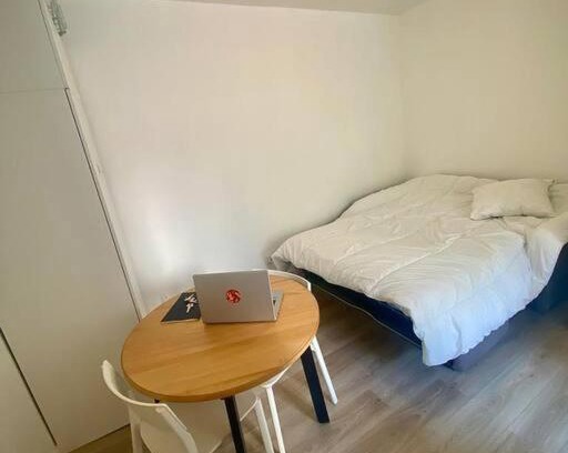Combat Apartamento | Studio Apartment in Paris