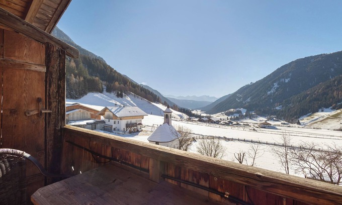 Valle di Casies Apartamento | Apartamento estudio 'Jelerhof Apt Talblick' con vistas a la montaña, jardín compartido y Wi-Fi