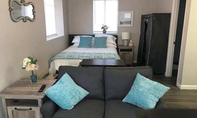 Alamedan Valley Apartamento | Stay and enjoy this spacious yet cozy spot located in the beautiful North Valley of Albuquerque