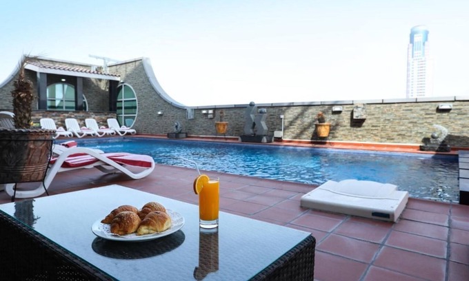 Al Nahda Apartamento | Studio Apartment Near Safeer Mall Sharjah By Luxury Bookings