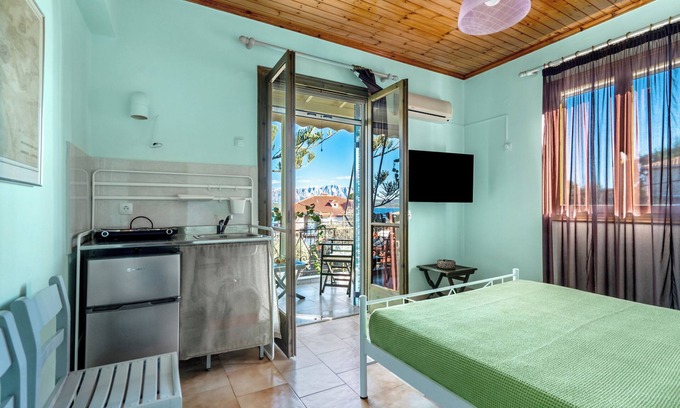 Nikiana Apartamento | Estudio 'Old Boat Double Studio 7' con vistas al mar, Wi-Fi y aire acondicionado