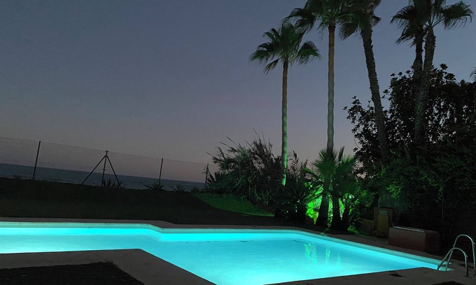 Almayate Bajo Apartamento | Studio-Apartment on the beach, a place to dream and disconnect.