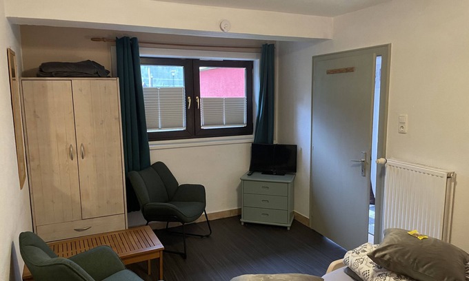Stall Apartamento | Apartamento estudio 'Pepper' con vistas a la montaña, jardín privado y Wi-Fi