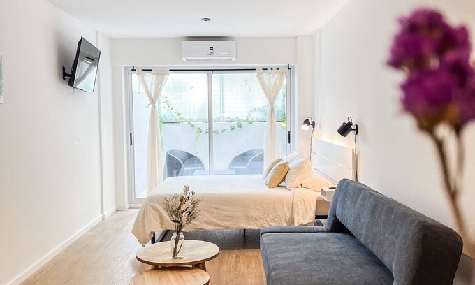 Saavedra Apartamento | Studio apartment with balcony, terrace and pool