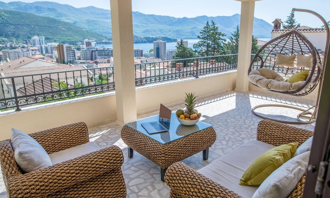 Centar Apartamento | Studio apartment with big terrace & sea view