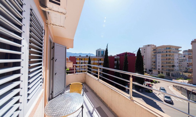Centar Apartamento | Studio Apt for 3 w/ Balcony – Walking Distance to Beach No. 8