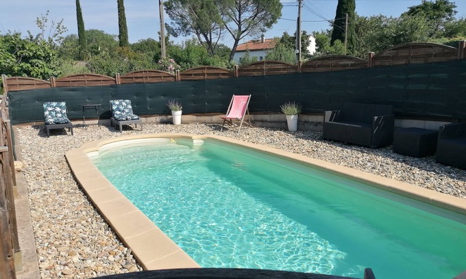 Ribaute-les-Tavernes Apartamento | Studio Avec Terrasse et Piscine