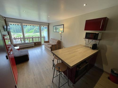 Laveissiere Apartamento | Studio avec balcon, cuisine équipée et Wi-Fi au Lioran - FR-1-787-70