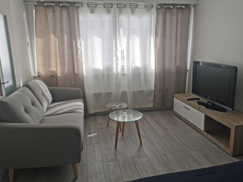Annemasse Apartamento | Studio avec cuisine séparée tout proche de la gare