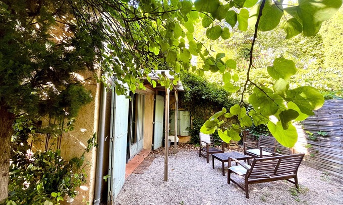 Est Apartamento | Studio Avec Jardinet Niché Dans la Nature