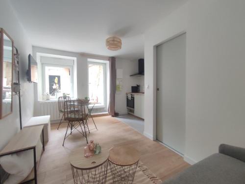 Pontivy Apartamento | Studio avec patio en centre-ville